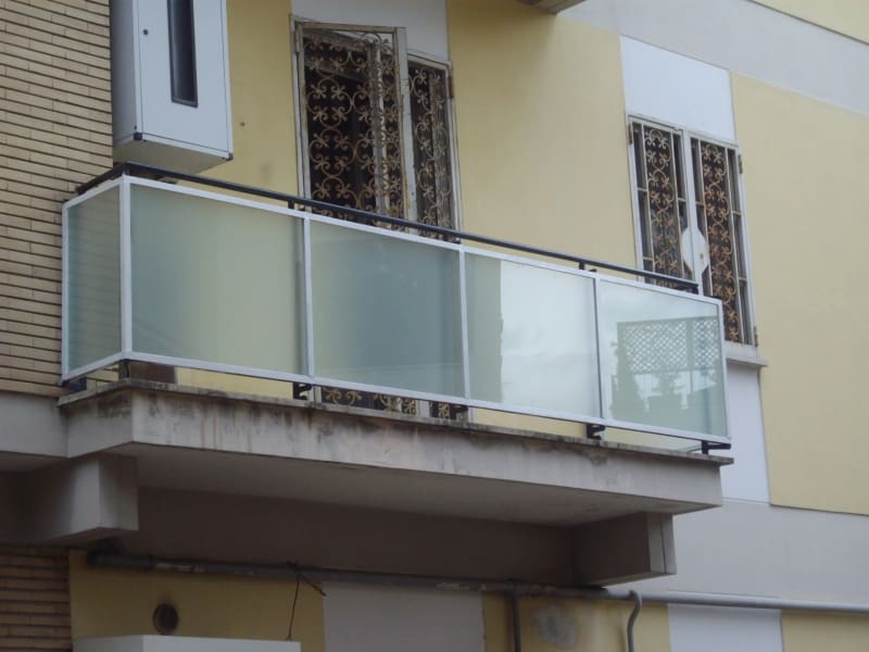 Parapetto vetro scale Roma - Recinzione trasparente design