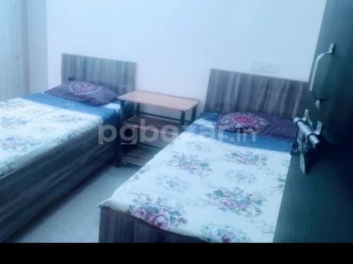 Friends girls pg noida sector 15 in Sector 15, Noida — photo 4