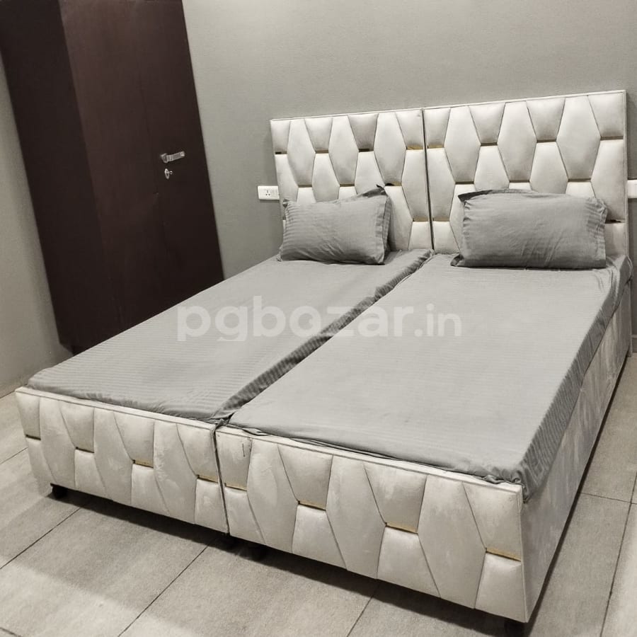 Pg For Boys & Girls Gurgaon in Sector 43, Gurugram — photo 1