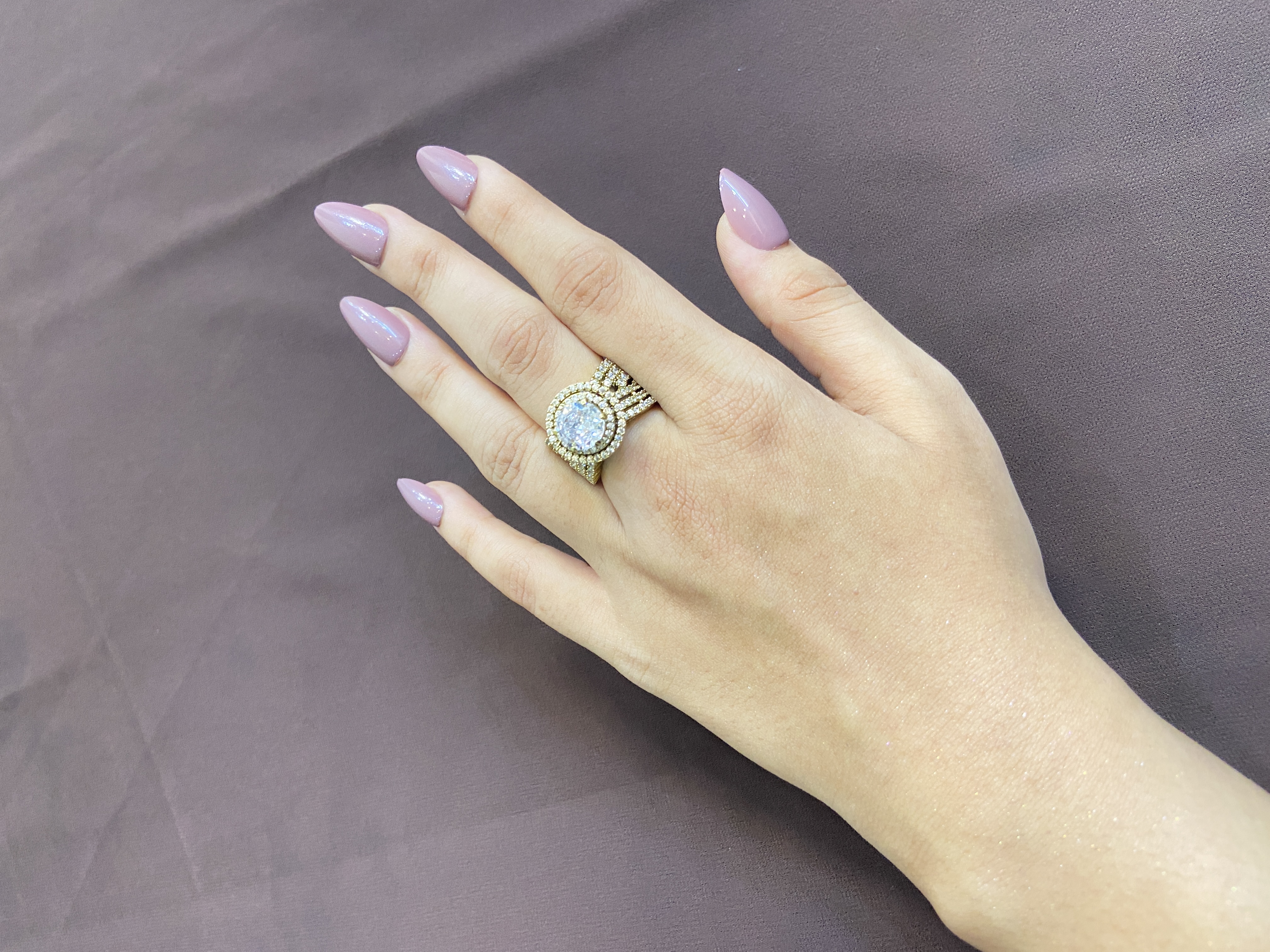 VICTORIAN RING WITH SOLITAIRE DIAMOND