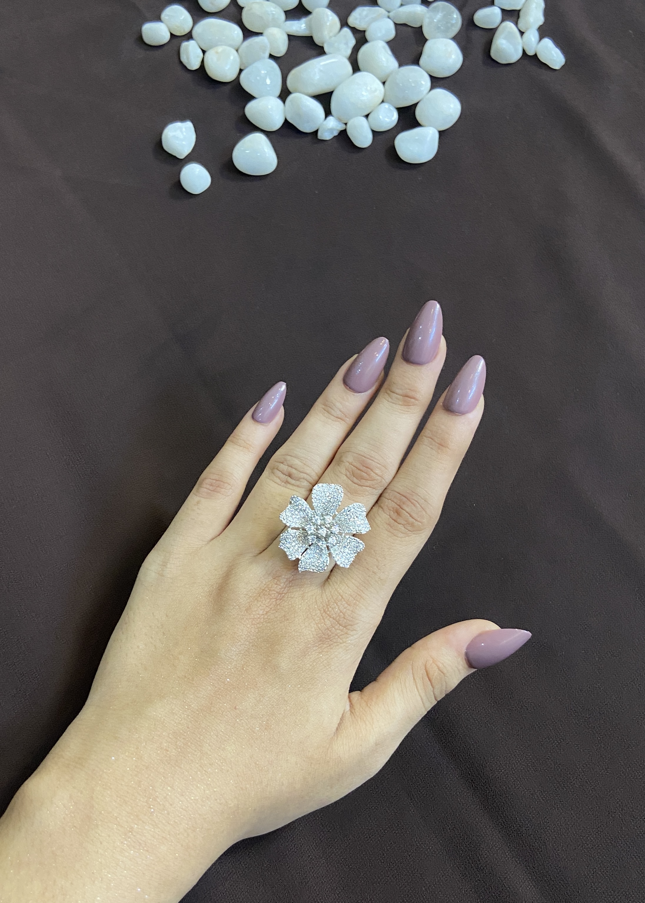 BLOOMING FLOWER RING WITH DIAMONDS
