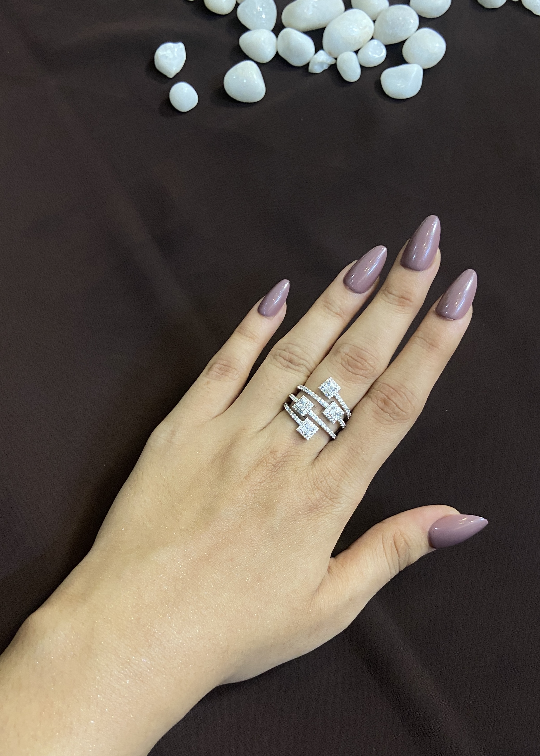 PRINCESS CUT STONES WITH DIAMOND LINES