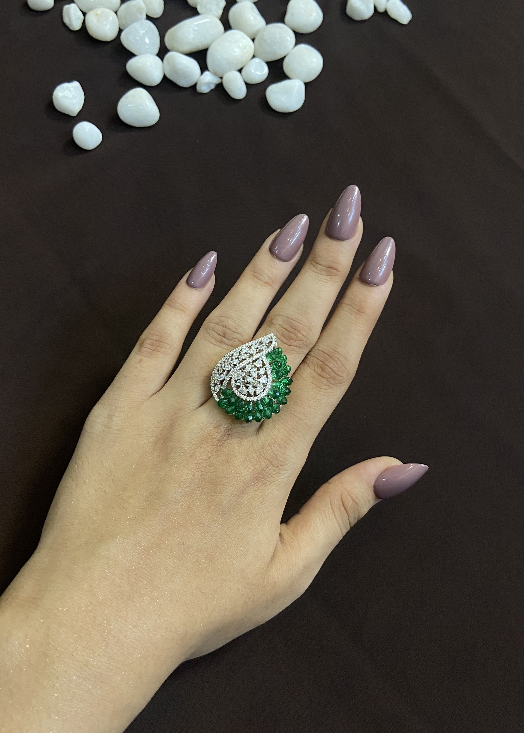 EMERALD CRYSTAL WITH SILVER DIAMONDS RING