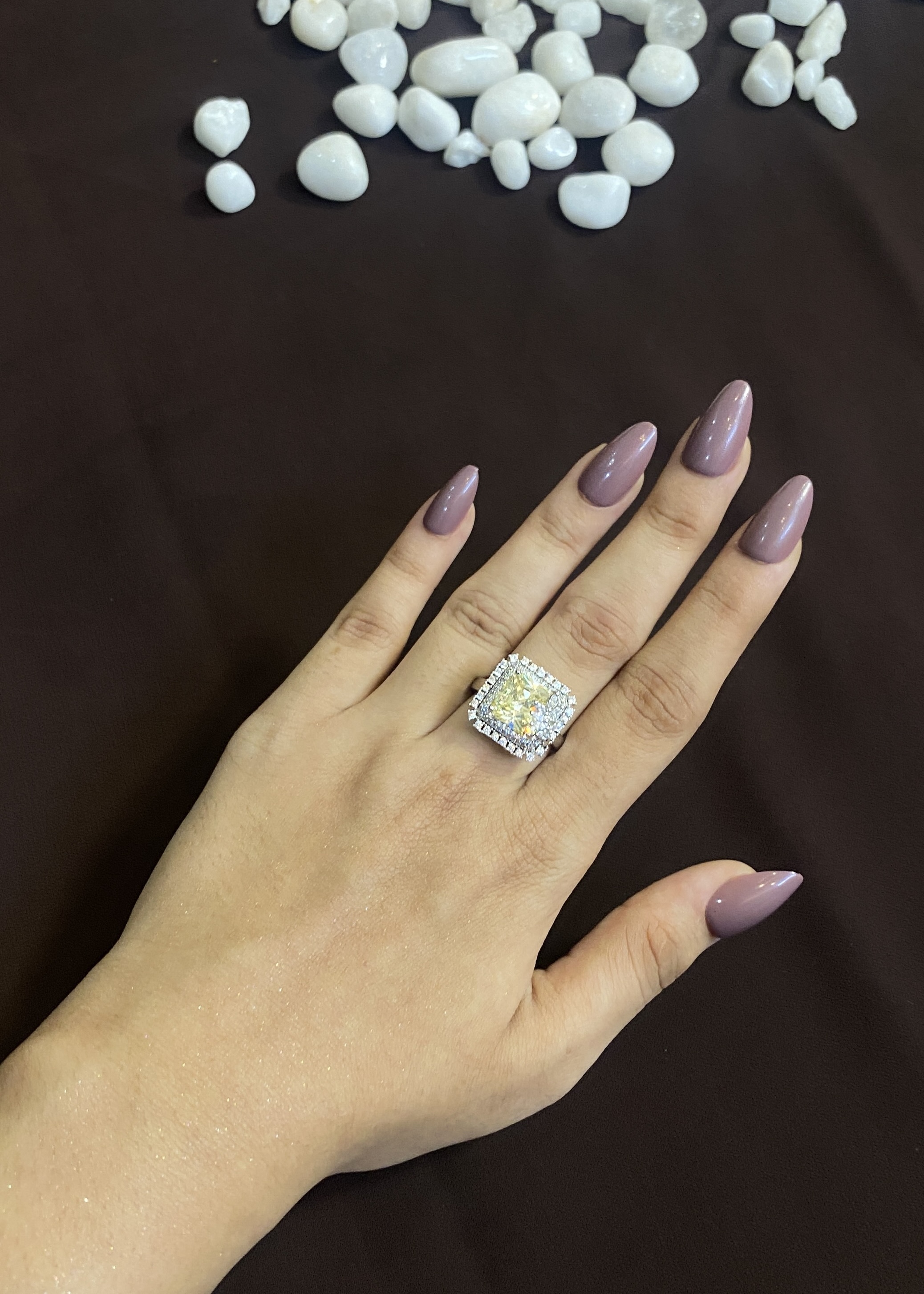 CITRINE STONE RING WITH DIAMOND BAND