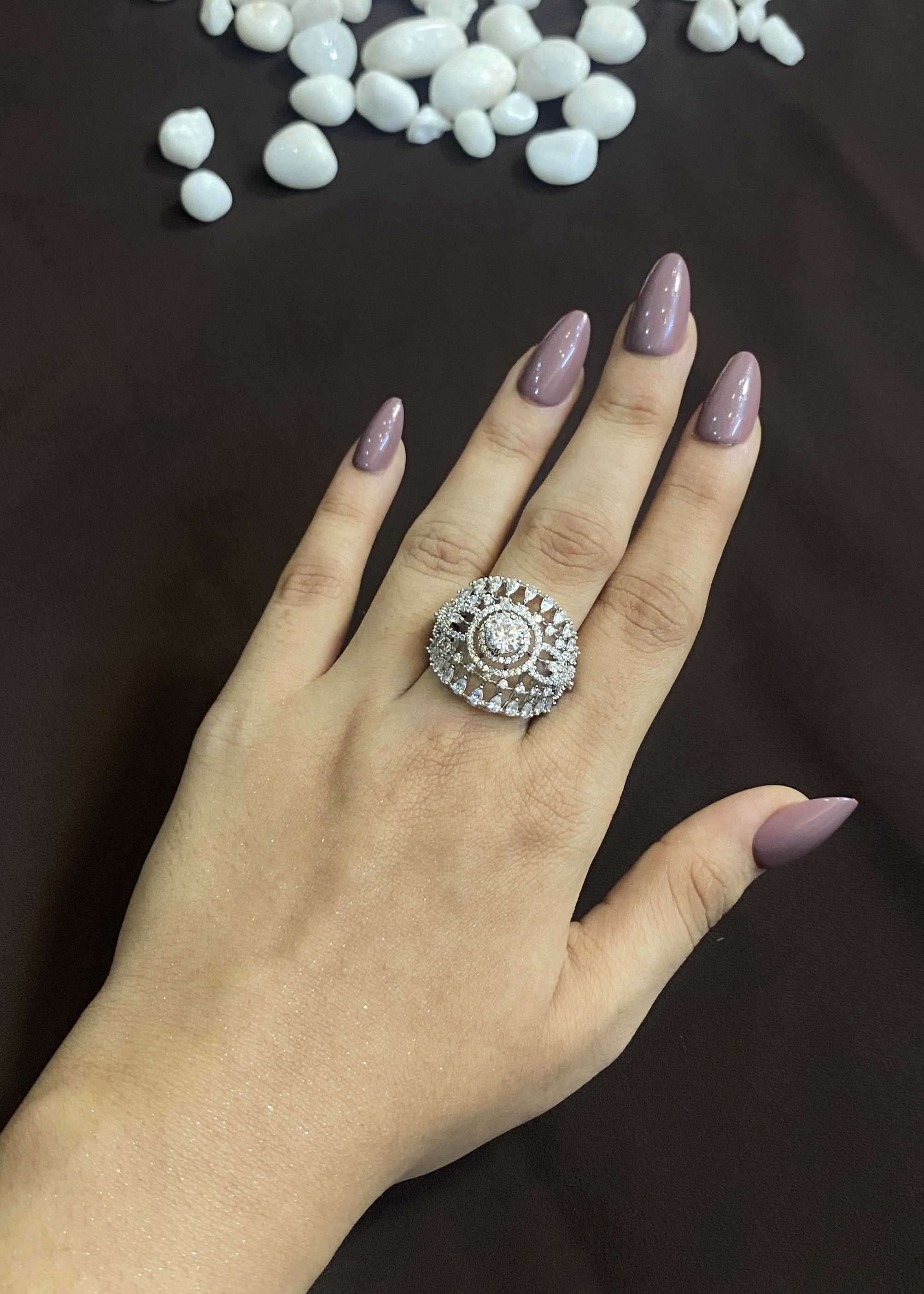 CLASSIC COCKTAIL RING WITH SOLITAIRE DIAMOND LINE & WHITE STONES