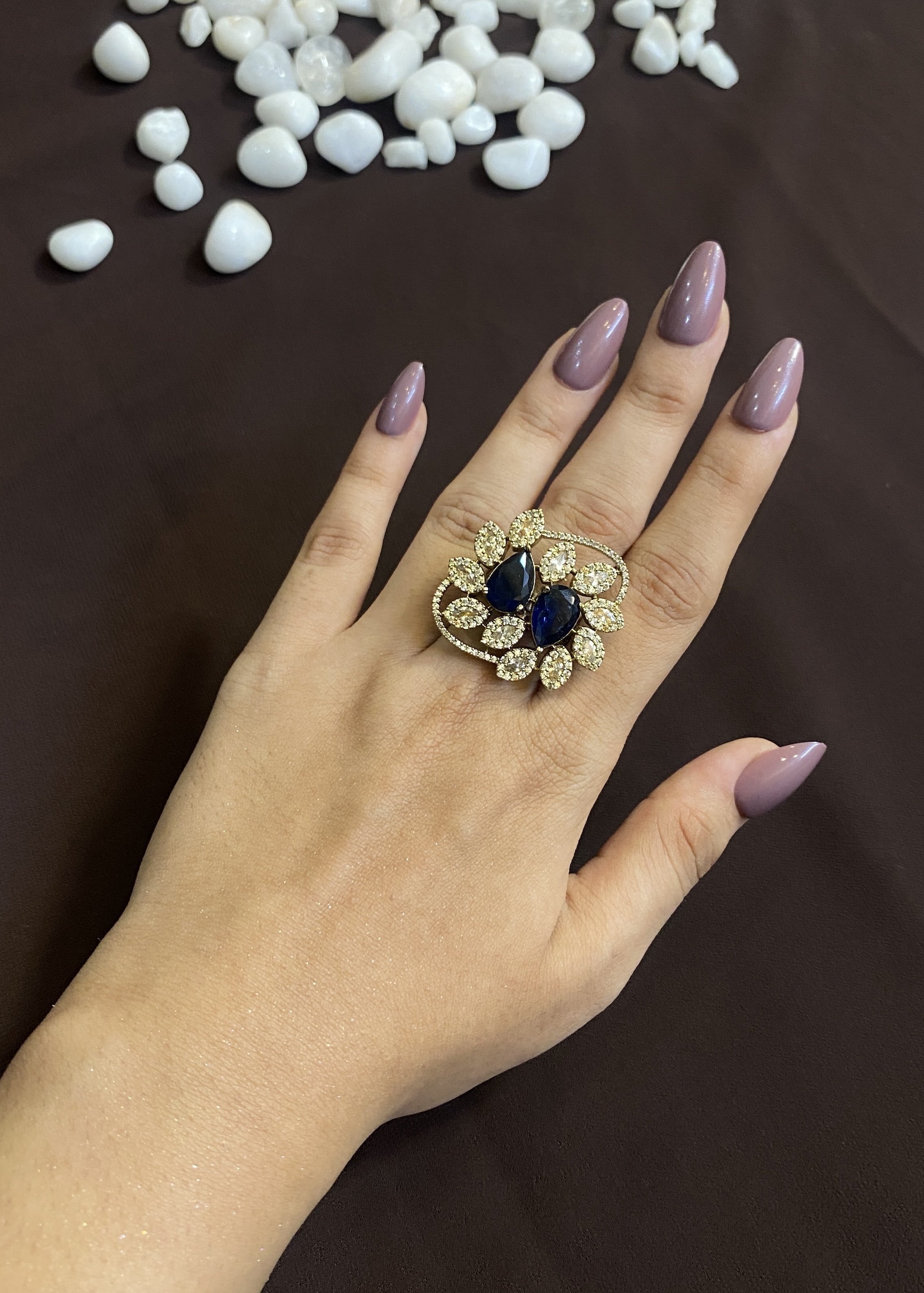 VICTORIAN SAPPHIRE PEAR STONE RING