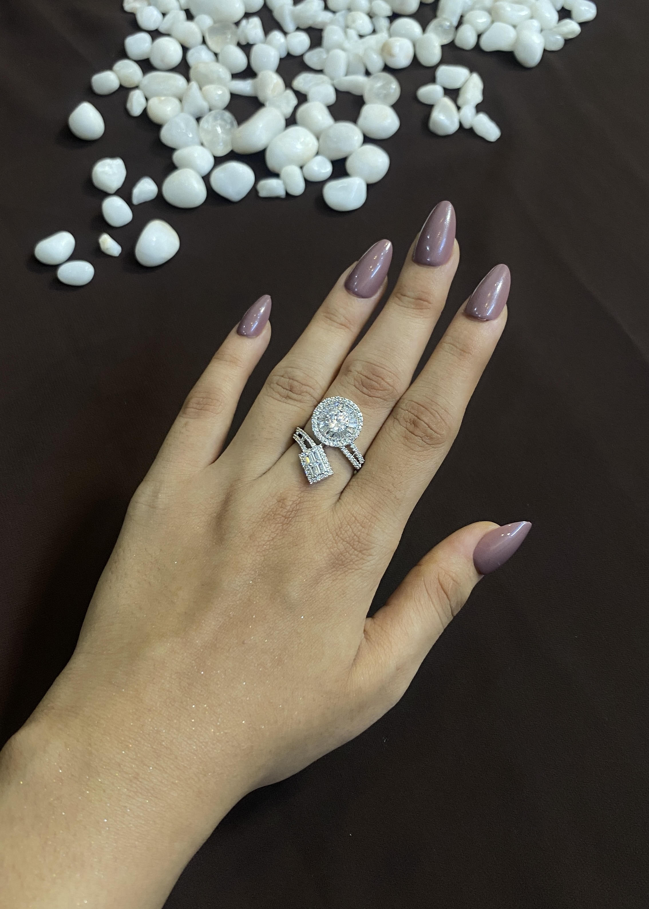 SOLITAIRE & RECTANGLE DIAMOND TWISTED RING