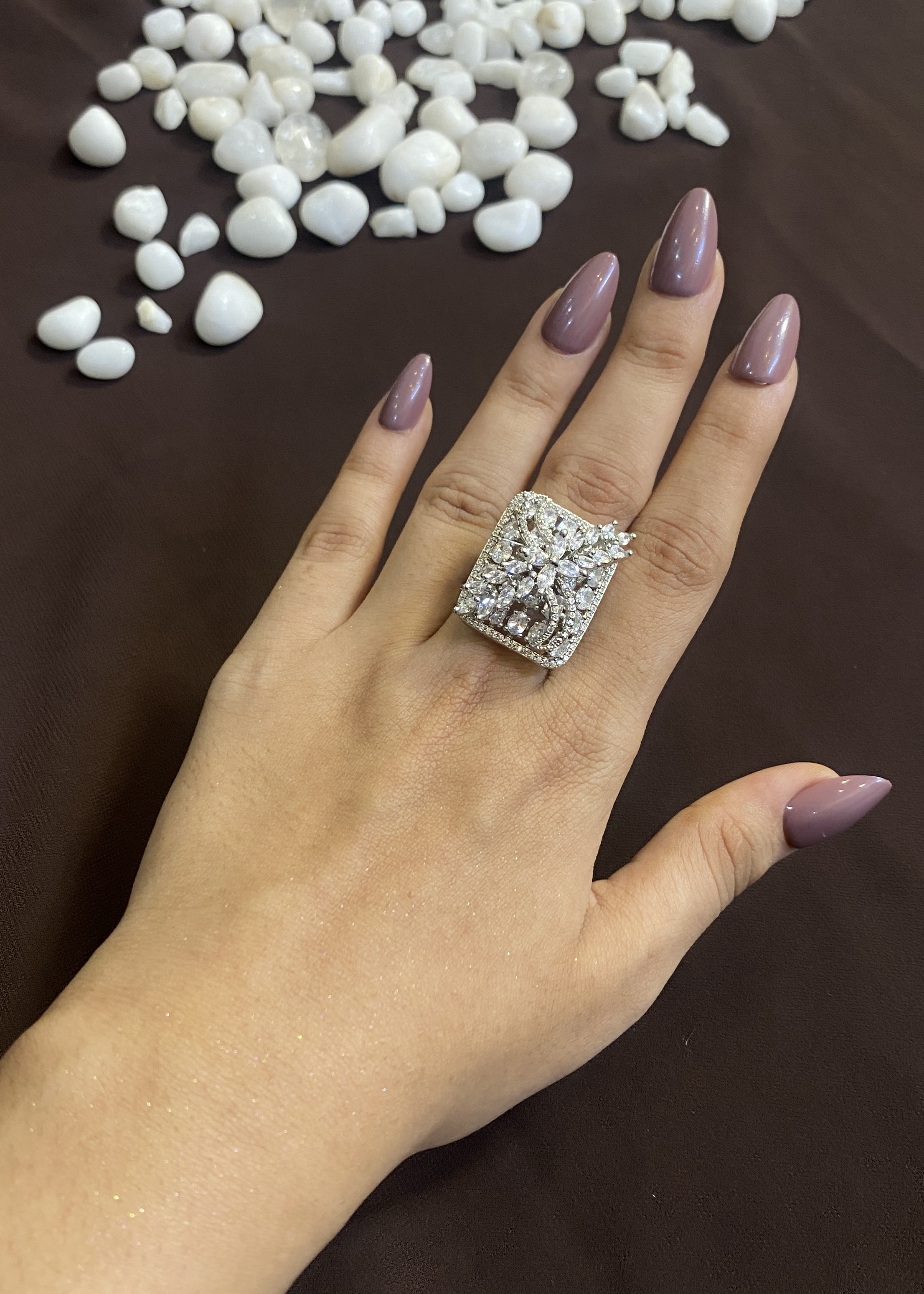 BOX SHAPE RING WITH DIAMOND DESIGN