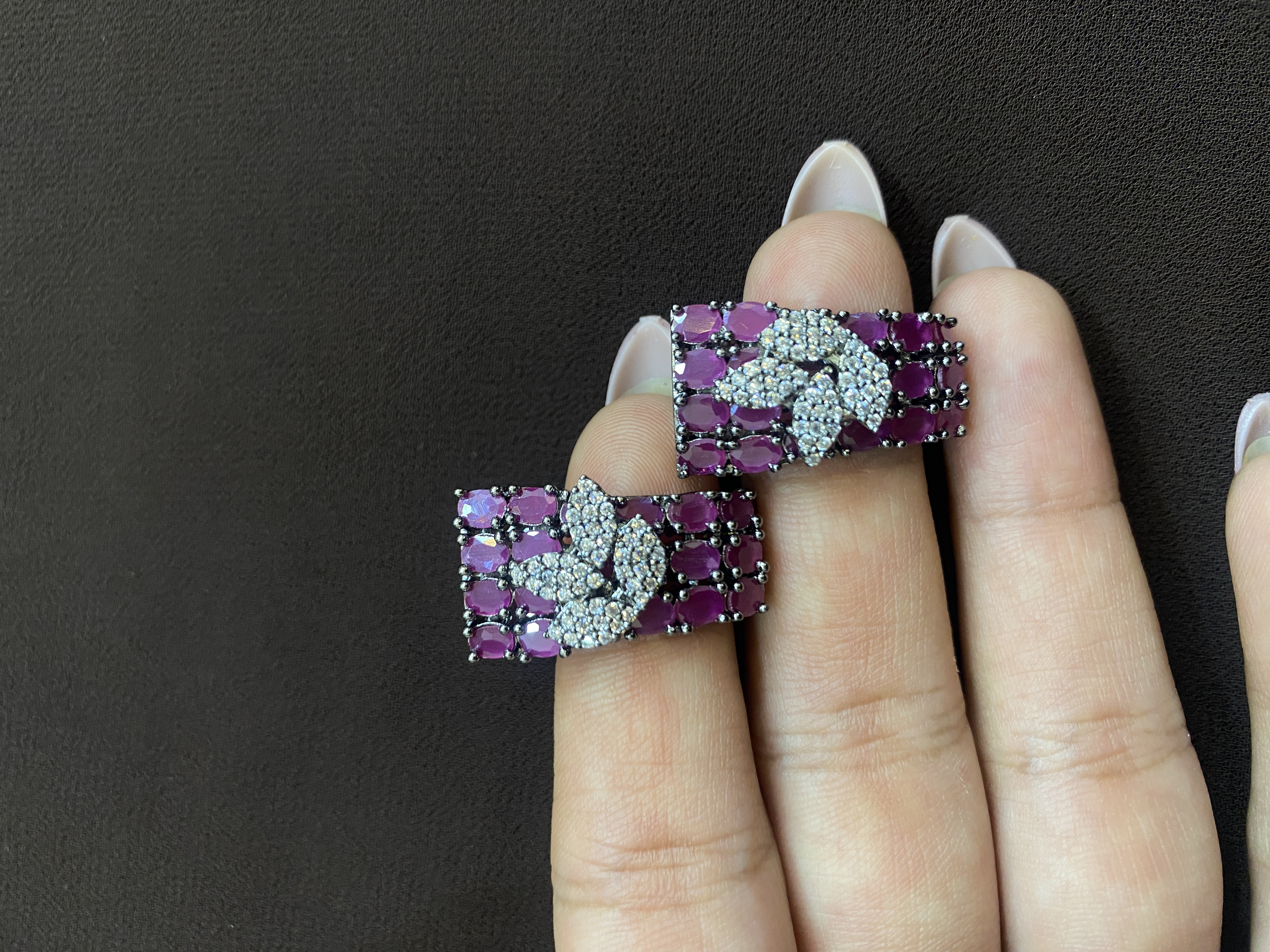 RUBY VICTORIAN POLISH WITH DIAMOND DESIGN BALI