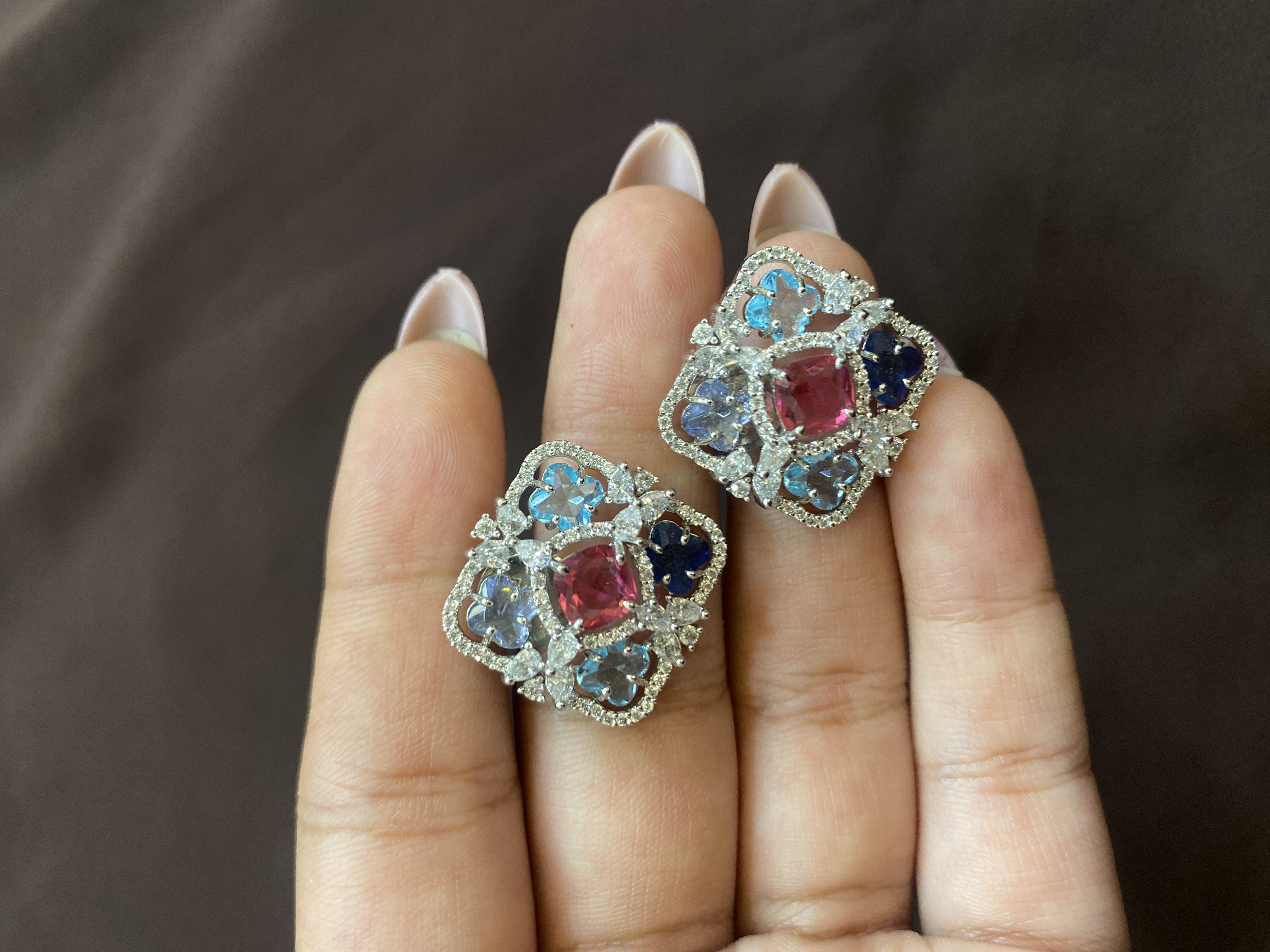 MULTICOLOR DIAMONDS SQAURE TOPS