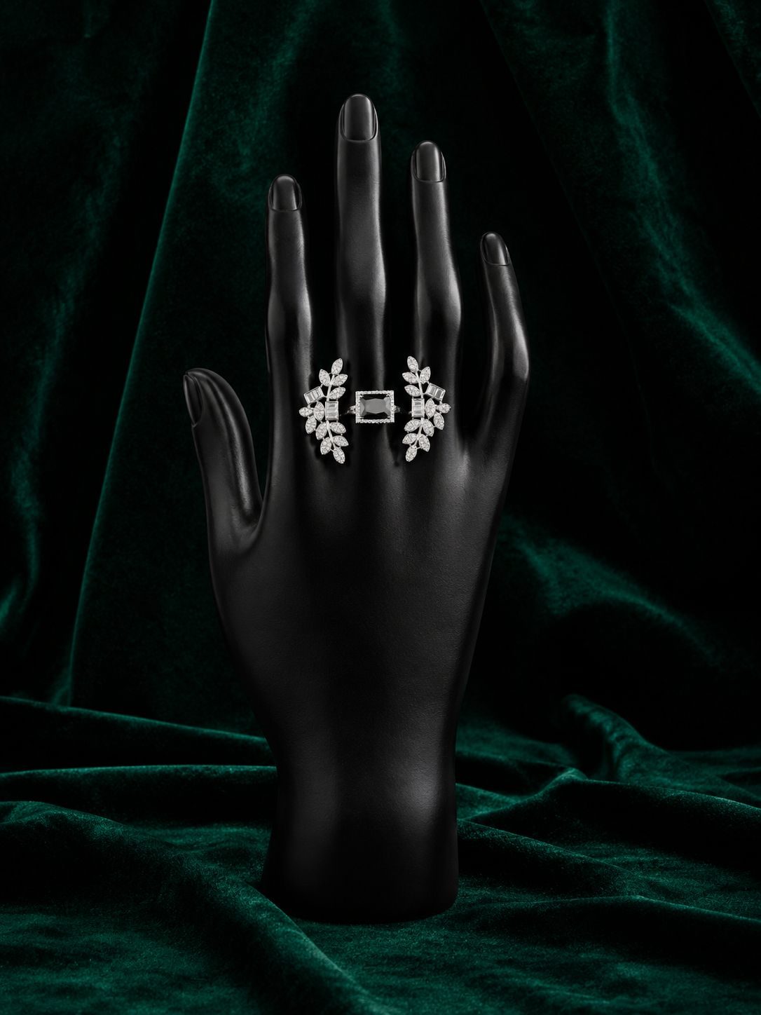 3 FINGER RING WITH BLACK STONE