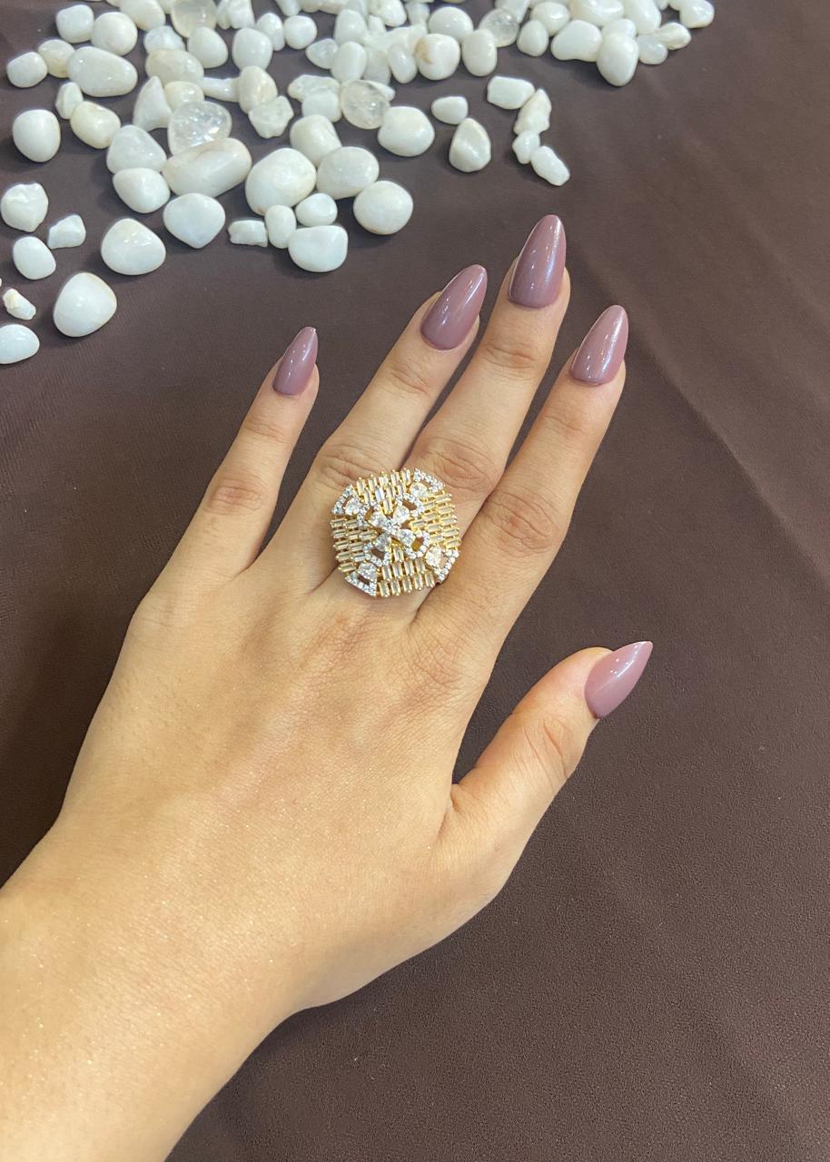 CURVED SQUARE BUGGETS DIAMOND RING