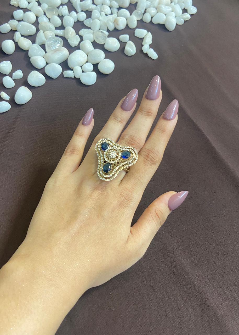 CURVED TRIANGLE SAPPHIRE DIAMOND RING