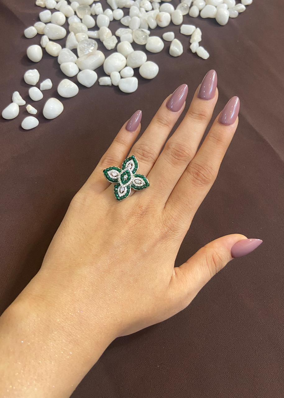 EMERALD BORDER SILVER DIAMOND RING