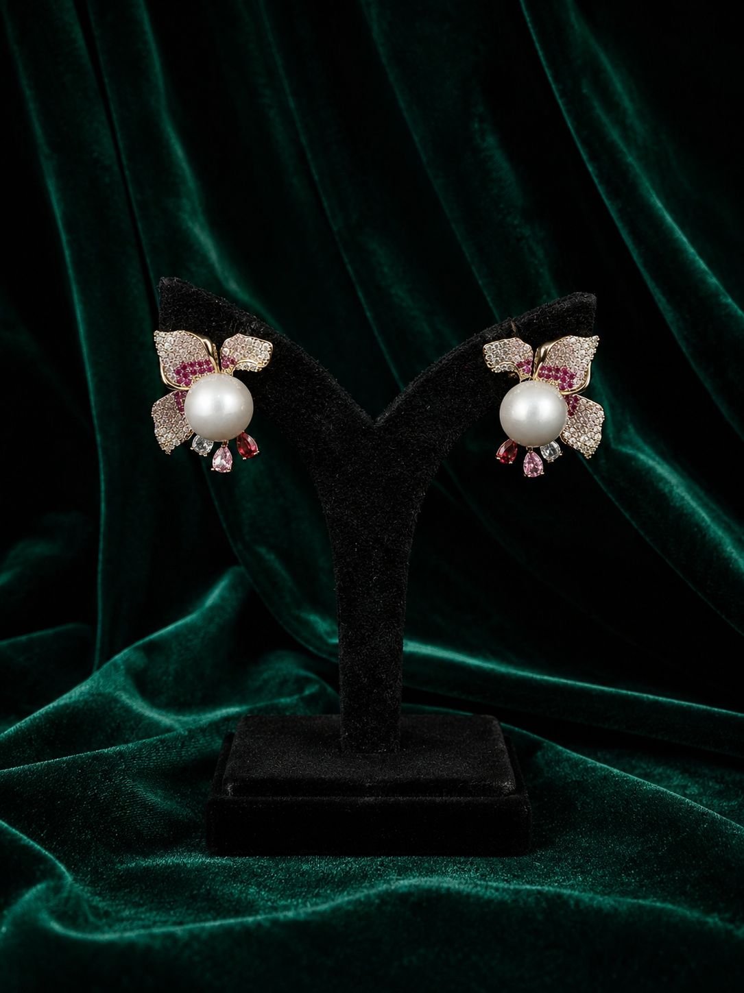 PINK DIAMOND WITH PEARL TOPS