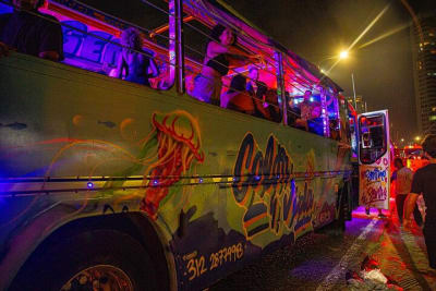 Chiva Rumbera - Fiesta en bus turístico en Cartagena de Indias, Bolívar – foto 6