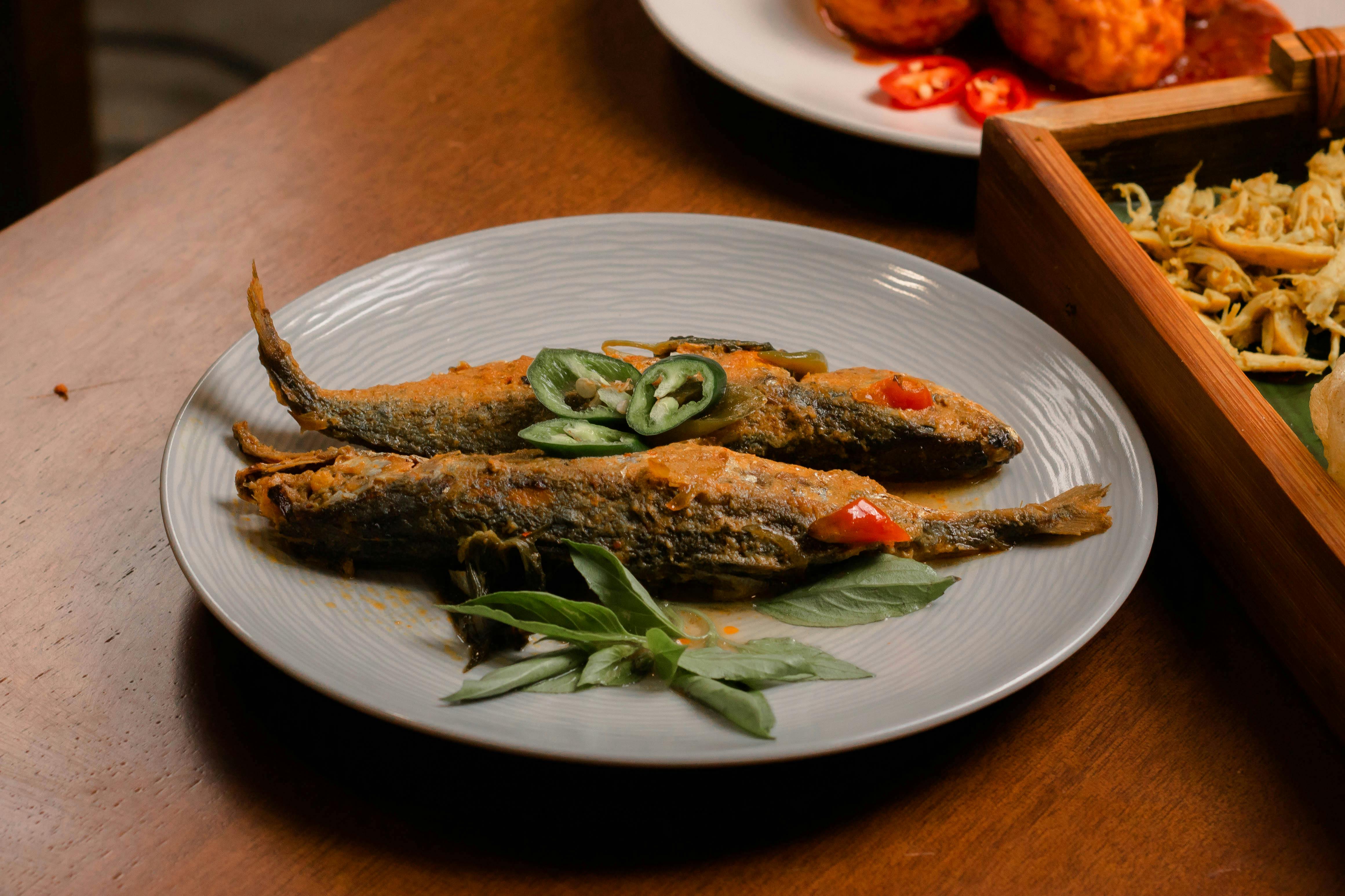 Ikan Bandeng Goreng pedas