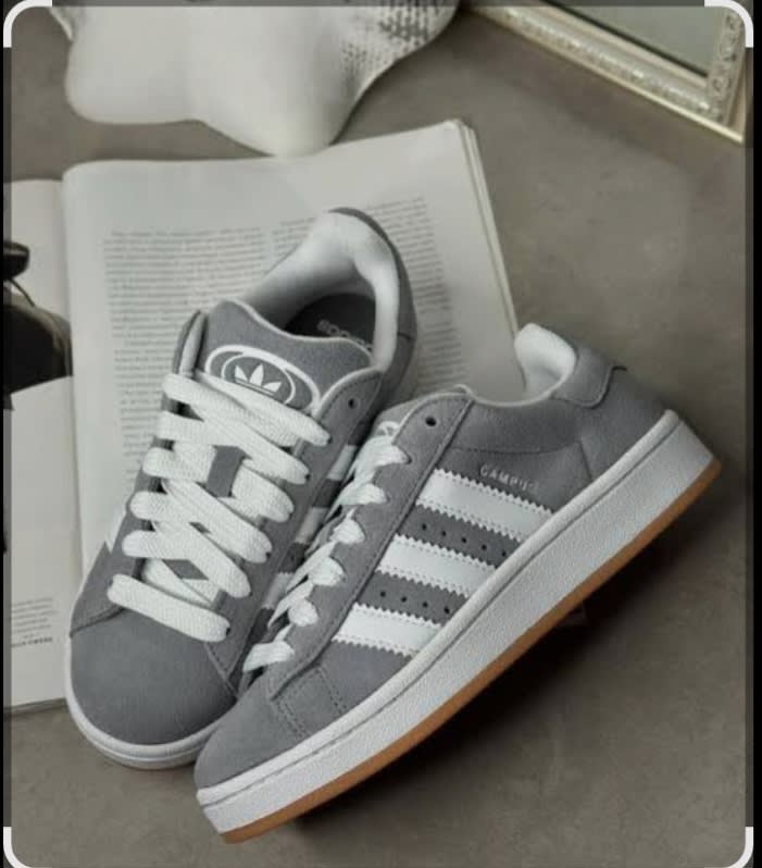Sapatilha adidas campus