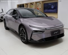 P7+ 60.7 kWh (245 Hp) Electric