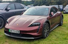 Taycan 4 93.4 kWh (476 Hp)