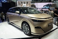 X9 610 84.5 kWh (320 Hp) Electric