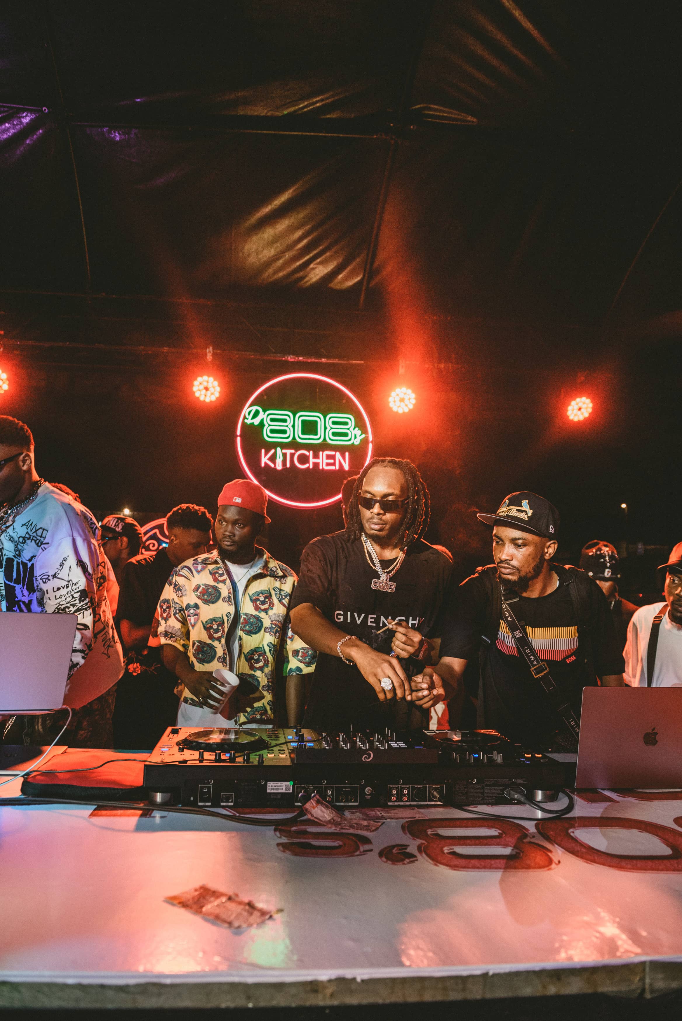 808's KITCHEN OUT OF OFFICE photo 9