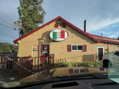 Larkspur Pizzeria & Cafe featured offerings