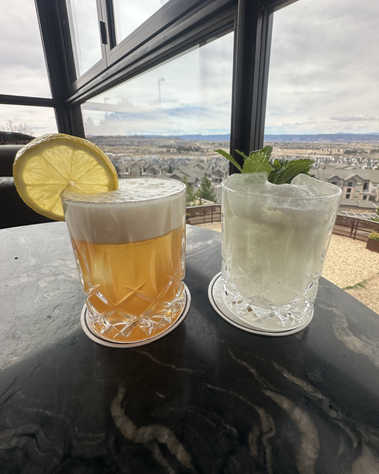 Bar Hummingbird - Castle Rock atmosphere and seating