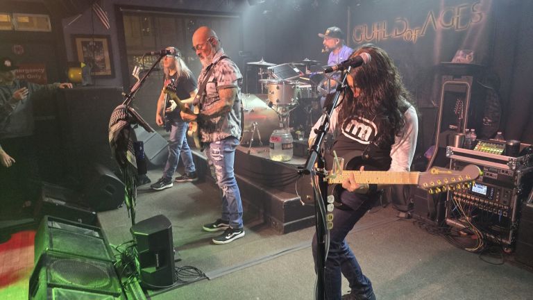 Tailgate Tavern & Grill dining area