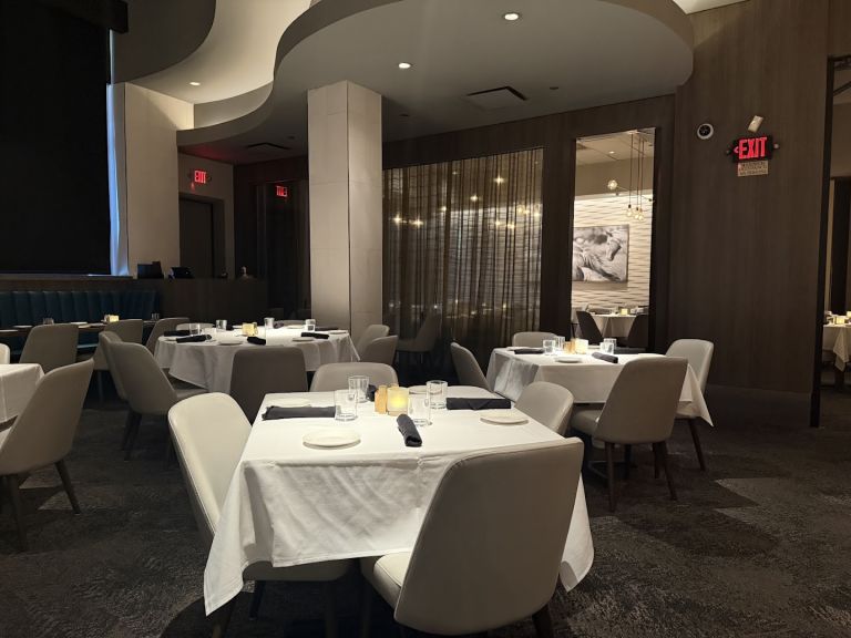 Perry’s Steakhouse & Grille atmosphere and seating