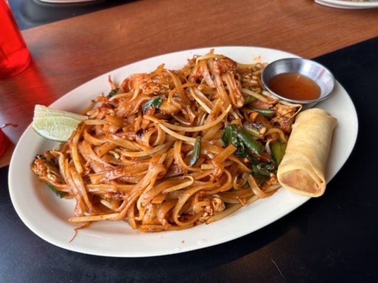 Chang Noi Thai Cuisine dining area