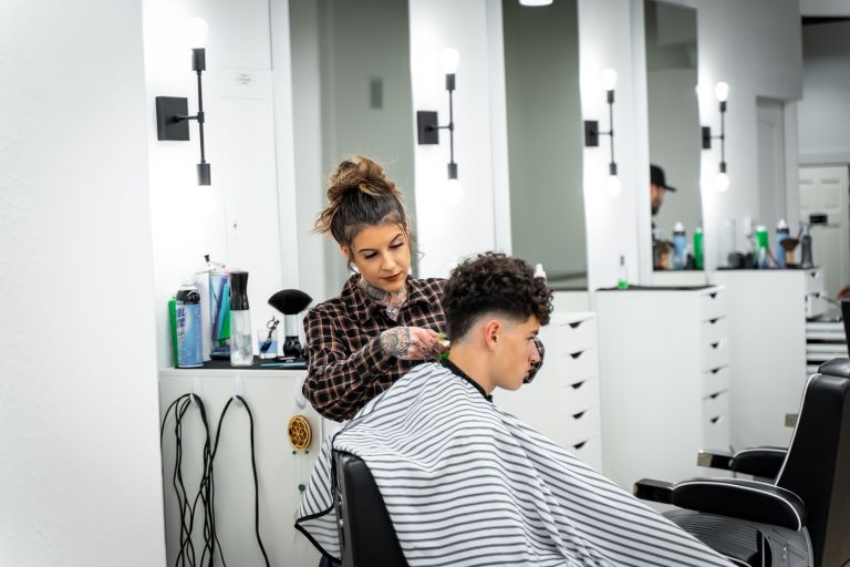 Novo Barbers dining area