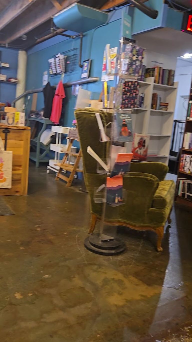 Sudden Fiction Books atmosphere and seating