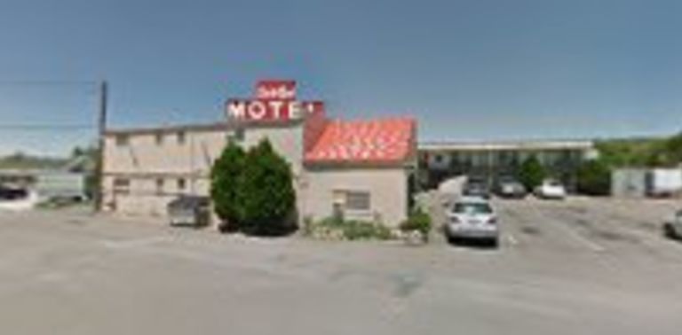 Castle Rock Motel atmosphere and seating
