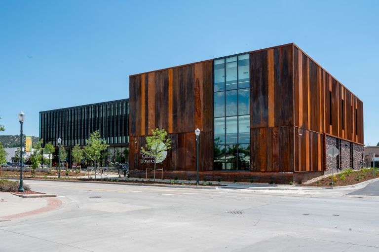 Douglas County Libraries - Philip & Jerry Miller Library atmosphere and seating
