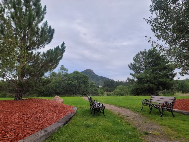 Larkspur Community Park dining area