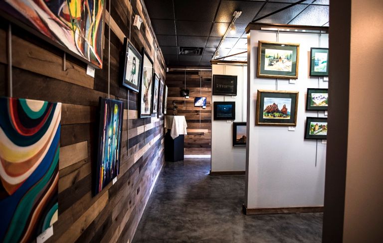 Beautiful Art Picture Framing, Inc. atmosphere and seating