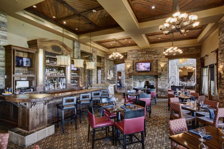 The Club At Pradera dining area