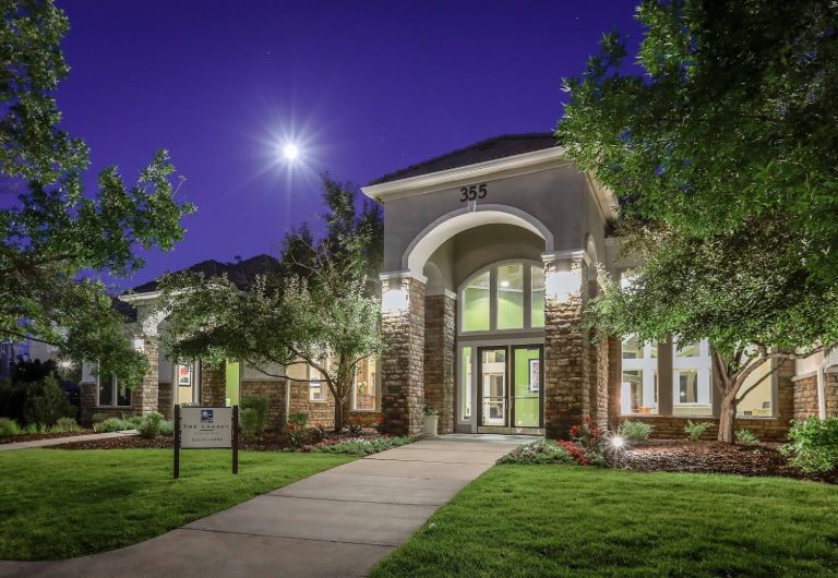 Legacy at Highlands Ranch exterior entrance