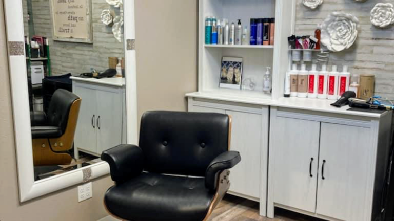 Spectra Salon Suites atmosphere and seating