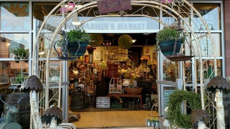 Great Finds - Unique Decor & Gift Boutique dining area