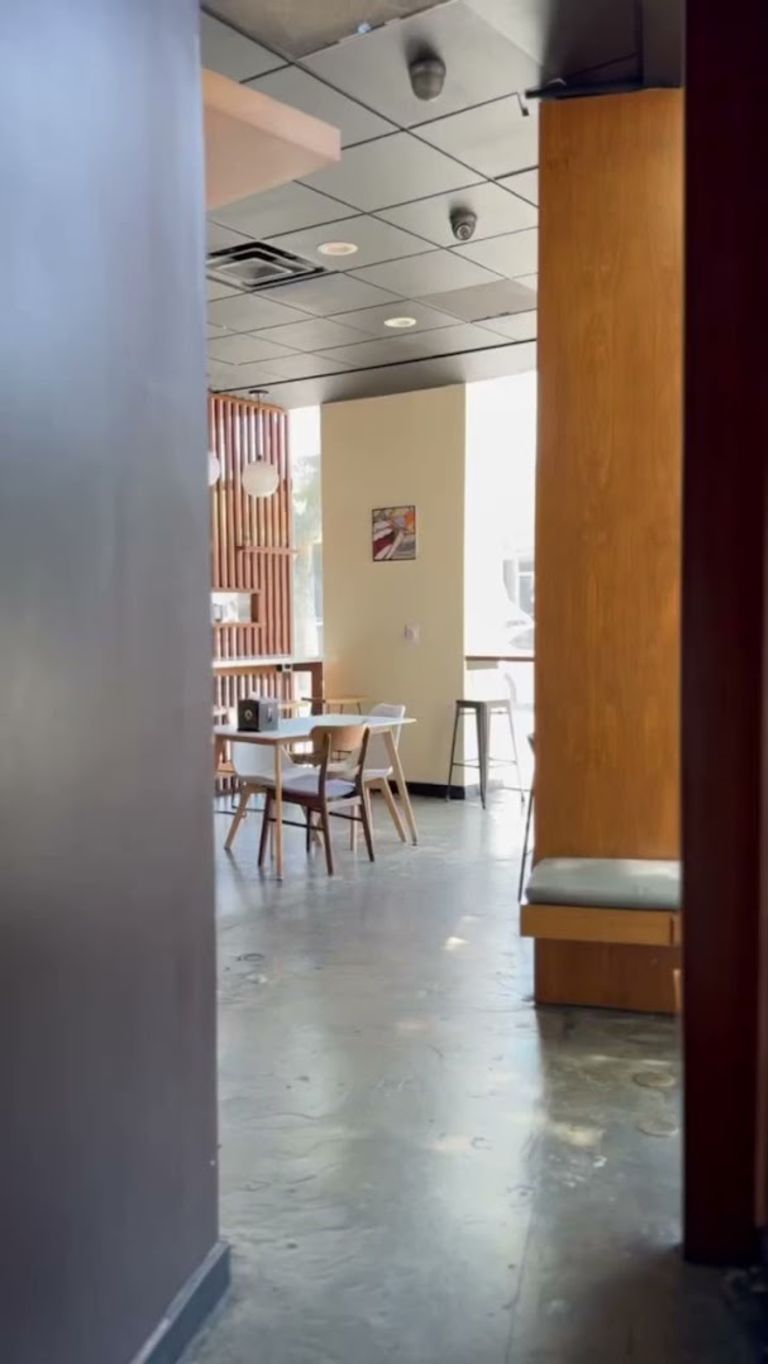 Latea Bubble Tea atmosphere and seating