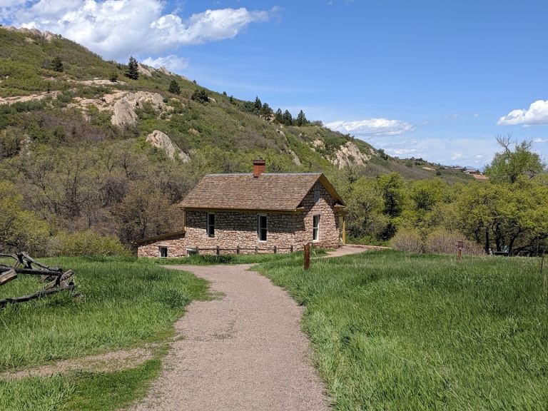 Roxborough State Park dining area