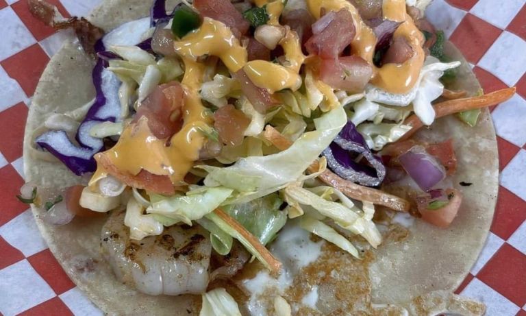Tacos por Dias dining area