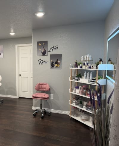 Glow by Summer Esthetics – Facials, Lashes & Waxing