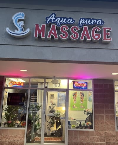 Aqua Pura massage