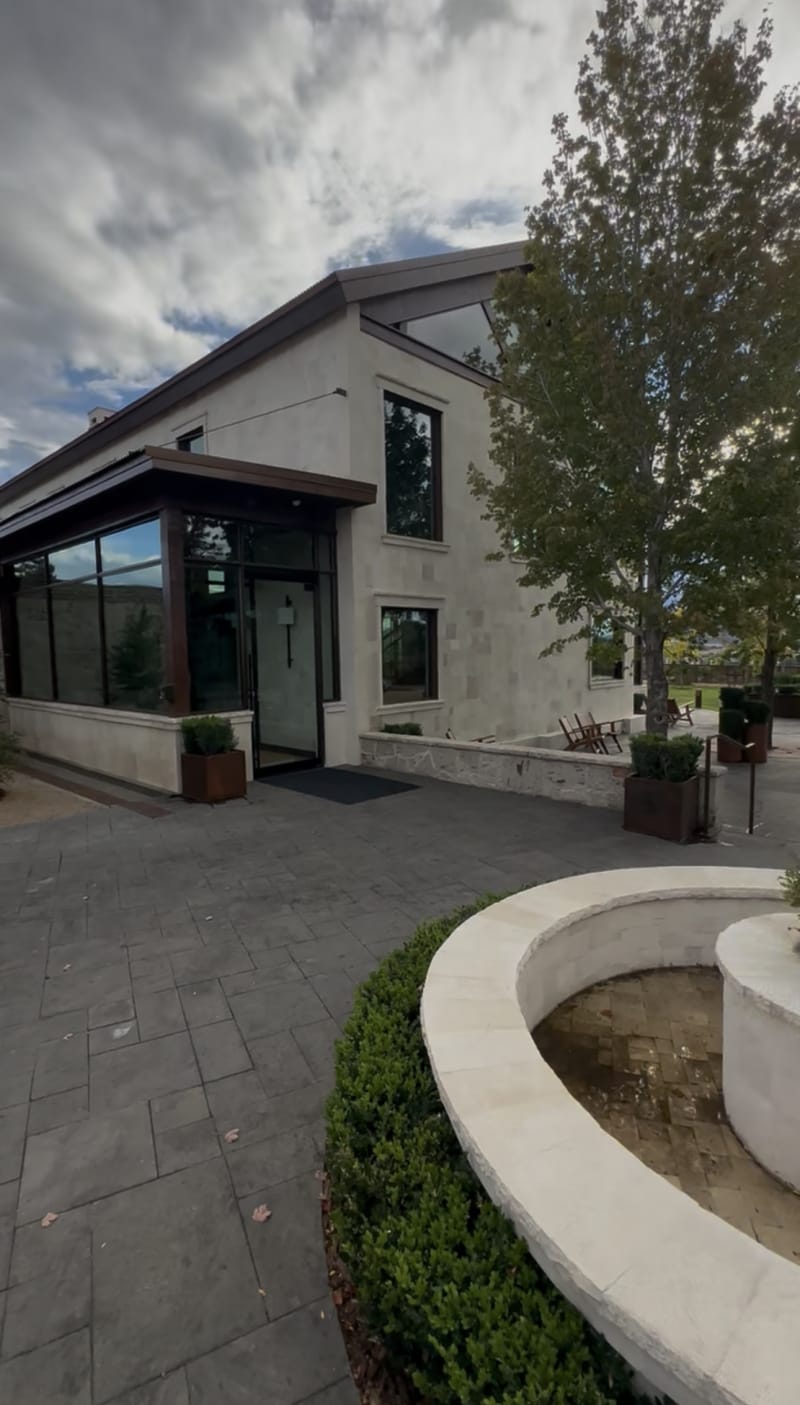 Bar Hummingbird - Castle Rock