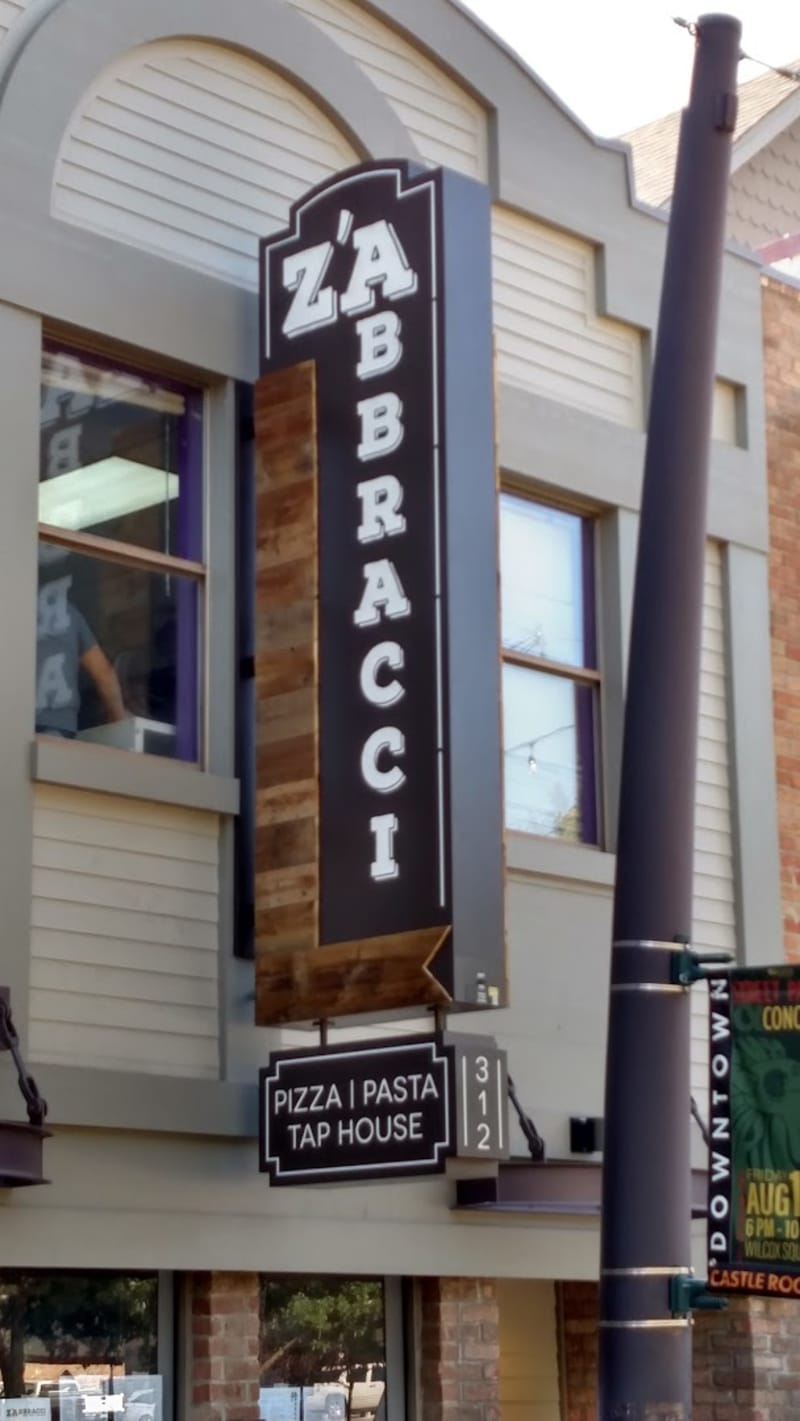 Z'Abbracci - Pizza, Pasta & Tap House