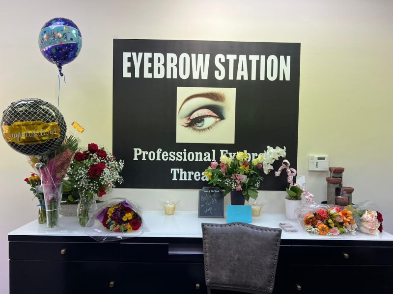 Eyebrow Station