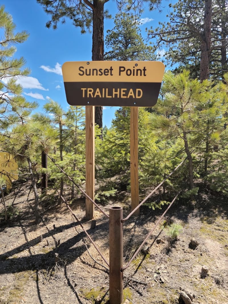 Sunset Point Trailhead